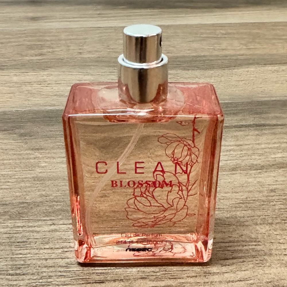 Clean Classic Blossom EDP Women Light pink. Eau De Parfum